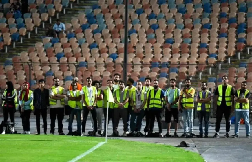 المصورون الصحفيون يمتنعون عن تصوير الصورة الجماعية لمباراة الزمالك وبلدية المحلة بسبب الاعتداء على زميلهم