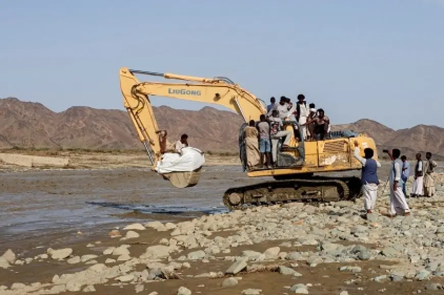 انهيار مئات المباني وقطع طرق جراء السيول شمال السودان