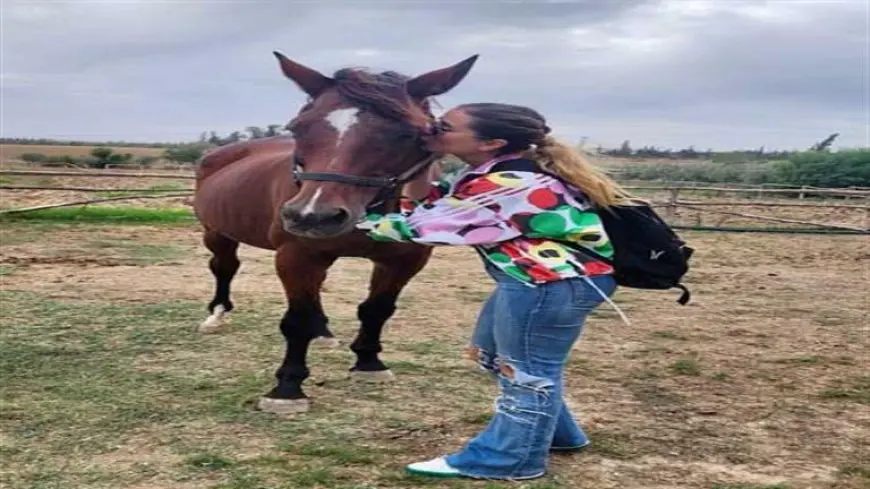 عائشة بن أحمد تنشر صورا مع “الخيل”.. والجمهور يعلق