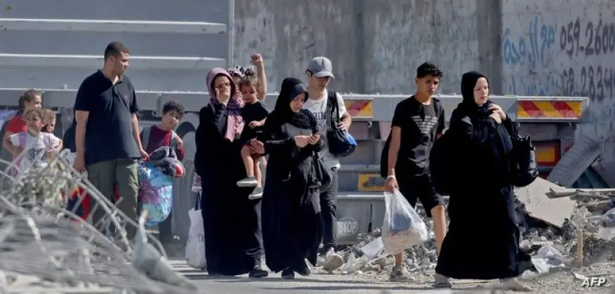 الدفاع المدني الفلسطيني: تقطع السبل بنحو 100 ألف فلسطيني جراء هجوم إسرائيلي بشمال غزة