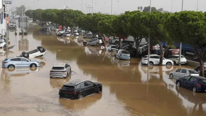 إسبانيا: إرسال 10 آلاف جندي ورجل شرطة إلى فالنسيا بعد الفيضانات المدمرة