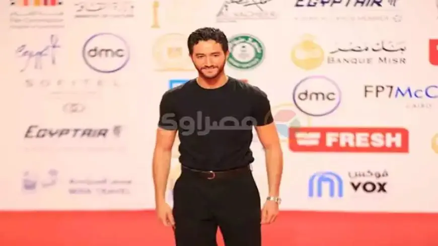 أحمد مالك يتألق على “الريد كاربت” في خامس أيام مهرجان القاهرة السينمائي.. صور