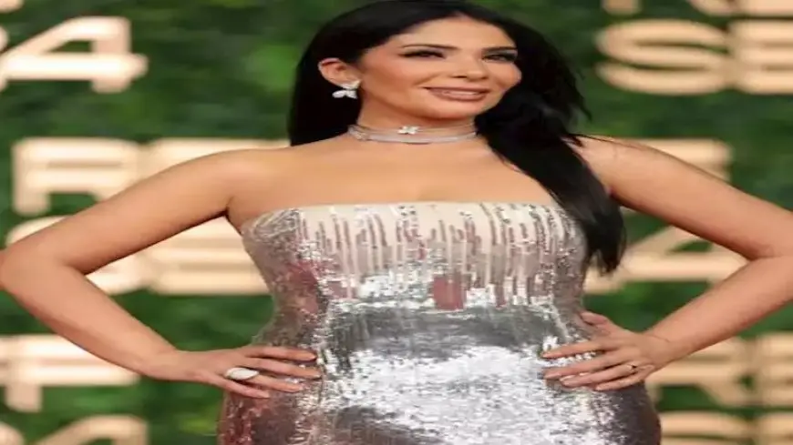 “من غيركم ولا حاجة”.. منى زكي ترد على رسالة بشرى