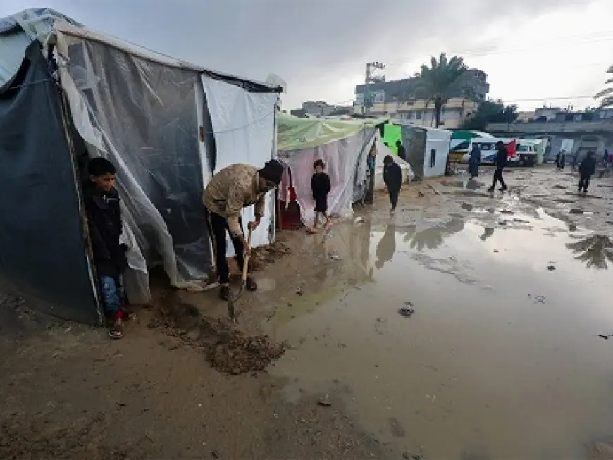 الموت بردا.. كابوس آخر يلاحق النازحين في غزة مع استمرار العدوان الإسرائيلي