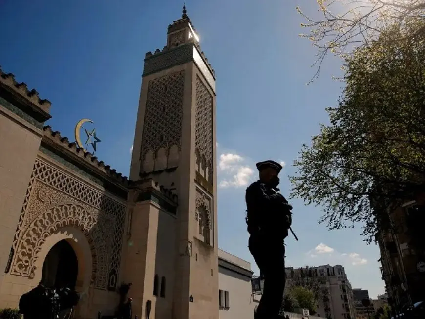 مسجد باريس الكبير يعتمد دعاء لفرنسا بعد خطبة كل جمعة