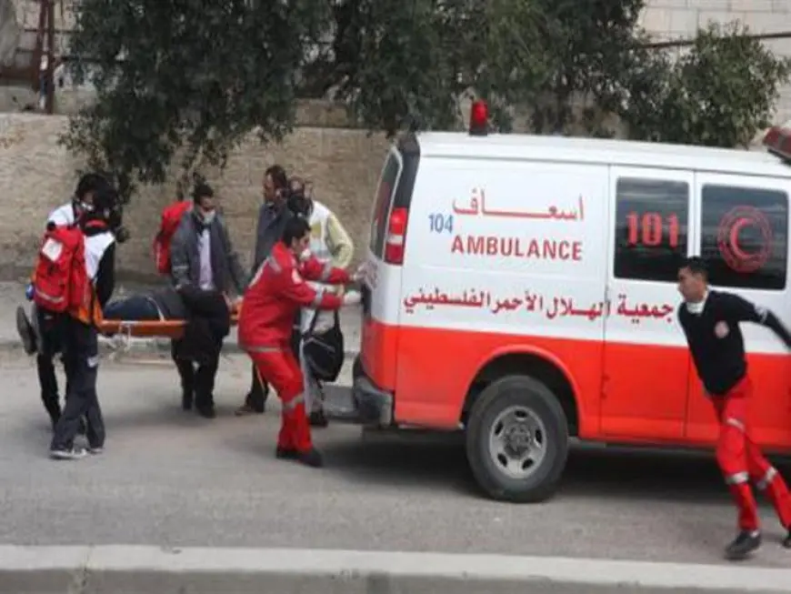 الهلال الأحمر الفلسطيني: نقل أسيرين محررين إلى المستشفى بسبب وضعهم الصحي السيئ